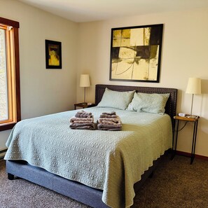 5 bedrooms, iron/ironing board, free WiFi, bed sheets