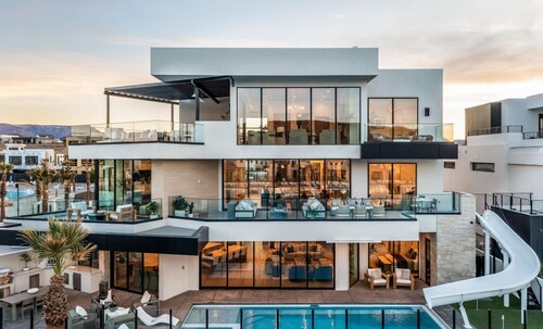 The Oasis Utah at Desert Color (by Ember Stays)