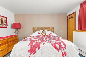 1 chambre, fer et planche à repasser, Wi-Fi, draps fournis