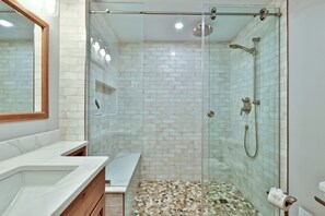 Hair dryer, towels - G-Suite View Condo at Fall Line on Shuttle Route (Killington)