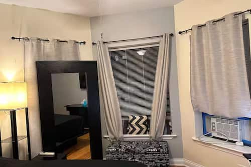 Basic Room | Laptop workspace, free WiFi
