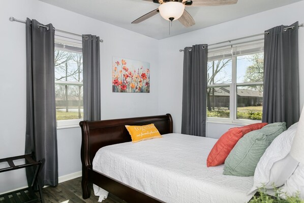 3 bedrooms, iron/ironing board, free WiFi, bed sheets