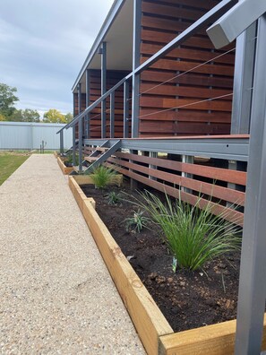 Exterior - Darlington Point Accommodation Village (Darlington Point)