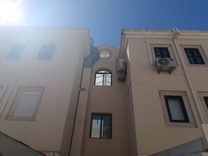 2 عدّة غرف نوم