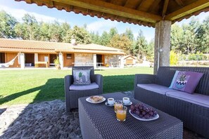 Villa | 4 bedrooms - Luxury Villa Private Pool (Celorico de Basto)