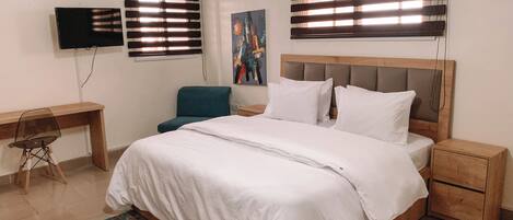 2 室のベッドルーム、アイロン / アイロン台、WiFi、ベッドシーツ