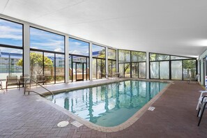 Piscine intérieure