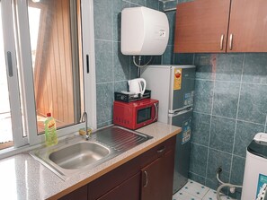 Private kitchen - Wonderful 1BR in Labone (Accra)