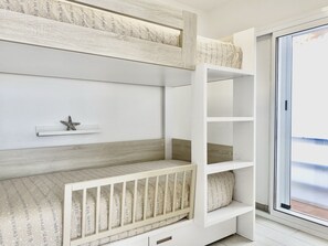 2 bedrooms, iron/ironing board, travel cot