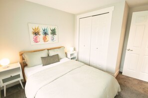 3 habitaciones, tabla de planchar con plancha, cuna de viaje y wifi