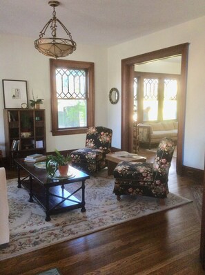 Fernseher, Kamin, Stereoanlage, Arbeitsbereiche