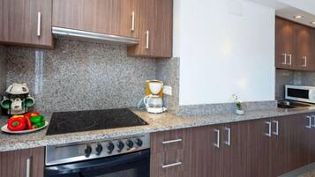 House, 2 Bedrooms, Terrace | Interior