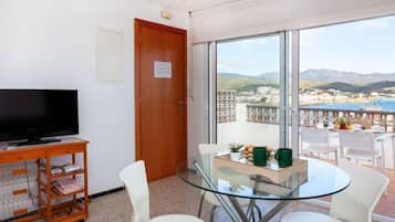 Maison, 2 chambres, terrasse | Balcon