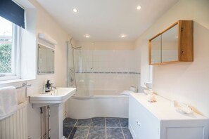 Amenidades de baño gratuitas y secadora de cabello 
