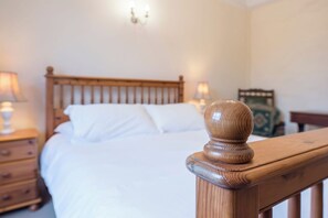 5 bedrooms, iron/ironing board, travel crib, WiFi - Varley House, Saxmundham (Saxmundham)