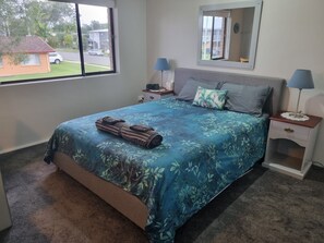 2 bedrooms, iron/ironing board, WiFi, bed sheets