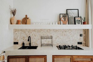 Deluxe Villa, 3 Bedrooms, Patio, Pool View | Private kitchen