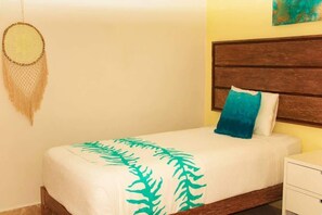 2 habitaciones, tabla de planchar con plancha, wifi y ropa de cama