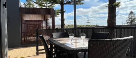 Comfort Cabin, Ocean View | Terrace/patio