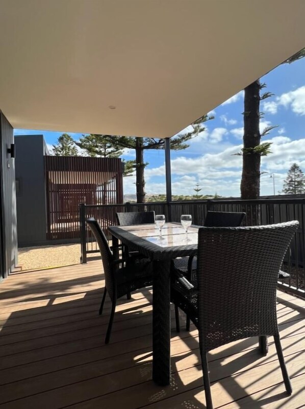 Chalet rustique Confort, vue sur lâocĂ©an | Terrasse/patio