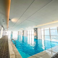 Una piscina techada