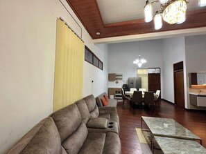 Τηλεόραση LED 40 ιντσών με καλωδιακά κανάλια