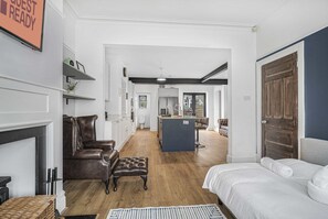 2 chambres, fer et planche à repasser, accès Internet, draps fournis