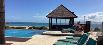 Seashells Mandurah
Town Beach Villa with infinity pool, spa and BBQ facilities.