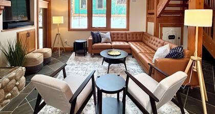 New Listing! Purcell Woods Chalet – Sleeps 12