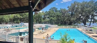 Charming 1-bedroom cottage in beautiful Salt Springs Resort on Lake Kerr