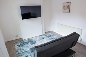 TV - HouseSleeps6-Garden-Parking-Familly&Contractors (Walsall)