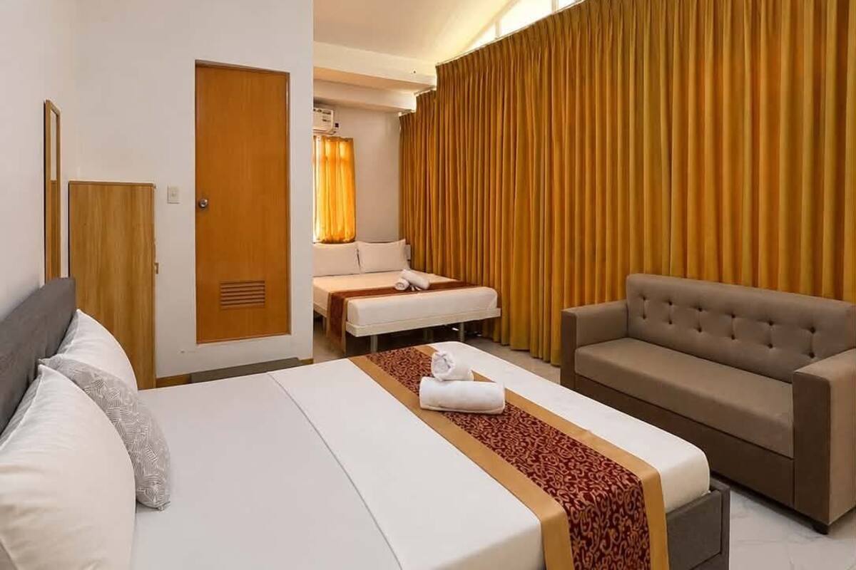 Presidential Suite, 2 Bedrooms | 1 bedroom, WiFi (free), bed sheets