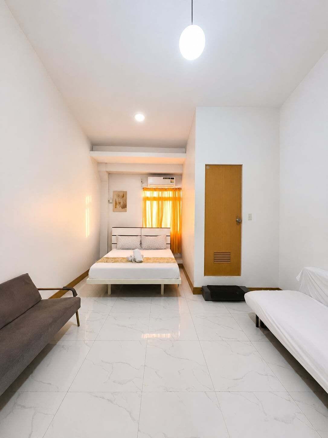 Family Suite, 1 King Bed | 1 bedroom, free WiFi, bed sheets