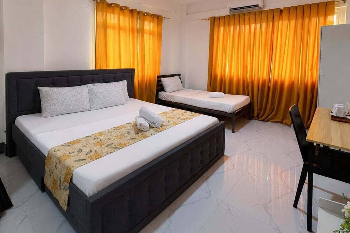 Family Room | 1 bedroom, WiFi (free), bed sheets