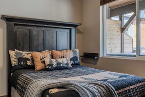 5 bedrooms, iron/ironing board, travel cot, WiFi