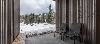The Trailblazer - Luxe Ski-In/Ski-Out townhome on Whitefish Mountain