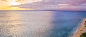 Large Home 180° Ocean Views Walk2Beach Hale Kalapu