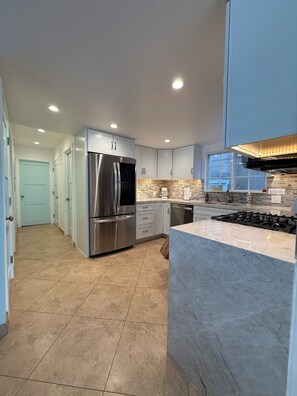 Fridge, microwave, oven, stovetop - Home Away by the Beach! Now booking for Summer! (Newport Beach)