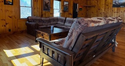 Cozy cabin conveniently located for fisherman on the Green River in Wyoming