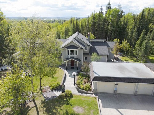 Fir Haven Guest House - Large Executive Home perfect for hosting groups.