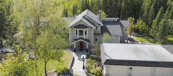 Fir Haven Guest House - Large Executive Home perfect for hosting groups.