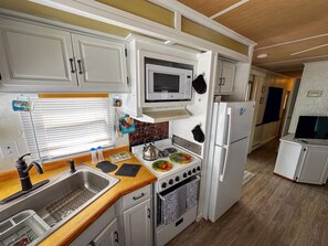 Luokittelematon kuva, 3 kautta 40, painike