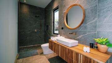 Articles de toilette gratuits, sĂšche-cheveux, serviettes fournies, savon