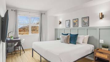 1 chambre, bureau, fer et planche Ă repasser, lit parapluie