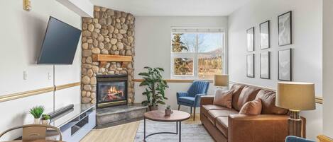 TV, peis og kontorer