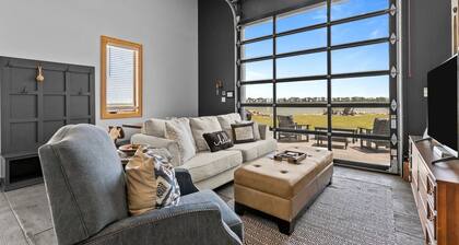 Lake Front|HotTub|Firepit|Grill| Sleeps 7!
