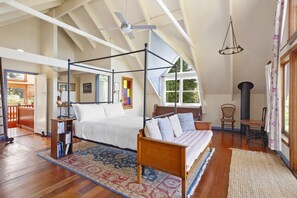 4 Schlafzimmer, Schreibtisch, Bügeleisen/Bügelbrett, WLAN