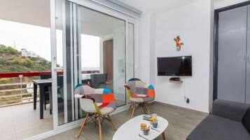 House, 2 Bedrooms, Terrace | Living area