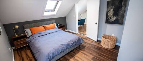 1 habitación, escritorio, tabla de planchar con plancha y wifi gratis