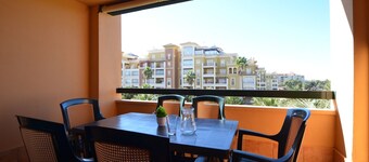 ALBATROS 55 - Two Bedroom Apartment, Sleeps 5